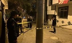 Evinin önünde silahlı kavganın kurbanı oldu