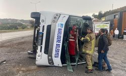 Sporcuları taşıyan otobüs devrildi: Yaralılar var