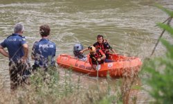 Sakarya Nehri'ne düşen 6 yaşındaki çocuk aranıyor