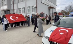 Polis ekiplerine ihbarlı kutlama