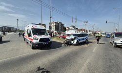 Kavşakta feci kaza: 6 yaralı