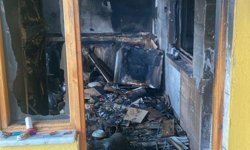 Evin mutfağında çıkan yangın paniğe sebep oldu