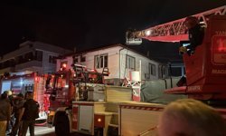 Gece yürekler ağza geldi: İki araç kül oldu