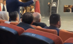 Adapazarı Belediye Meclisinde AK Parti grubu ikiye bölündü!