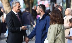 Başkan Alemdar şehir merkezinde vatandaşla kucaklaştı
