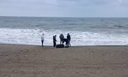 Sahile vuran çantanın içinden tonlarca uyuşturucu çıktı
