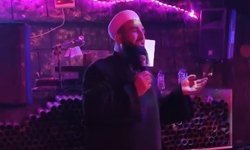 Gece kulübünde tövbe çağrısı yaptı!