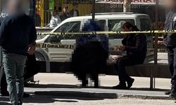 Ekmek almaya çıktı: Durakta oturur vaziyette ölü bulundu