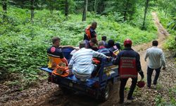 Kaza geçiren motosikletliye patpatlı kurtarma operasyonu