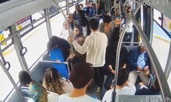 Otobüsteki panik anları: Sağlık çalışanı müdahale etti