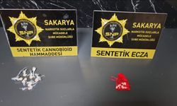 Sokak satıcısı uyuşturucu ile yakalandı