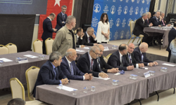 SESOB kongresinde dikkat çeken kare: Alişan, Bektaş'ın yanında