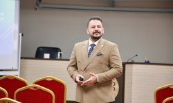 Özkurt adaylığını duyurdu!