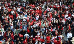 Milli maç heyecanı bu kez iki dev ekranda yaşanacak