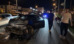 Kavşakta bekleyen otomobille çarpıştı: 5 yaralı