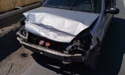 Baygınlık geçiren sürücü refüje çarptı