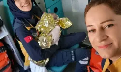 Ambulansta dünyaya geldi!