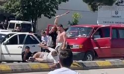 Husumetliler trafikte denk gelince ortalık karıştı