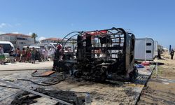 Karavan ve motosiklet kül oldu