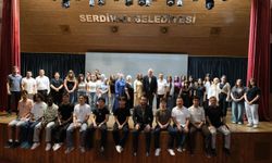 Serdivan'da gençler sahne deneyimi kazanıyor
