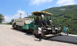 Sapanca’da heyelan riskine karşı yolu güçlendirdi