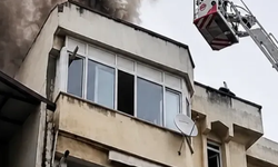 Kapıyı kırarak yangına müdahale ettiler