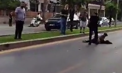 Yeni Cami'de feci kaza: Genç kız metrelerce savruldu