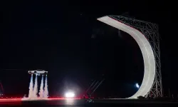 Tesla'nın yeni aracı uçabiliyor, 1 saniyeden kısa sürede hızlanıyor