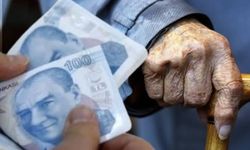 Emeklilere iki ayrı zam teklifi Meclis’te: Gözler kararda