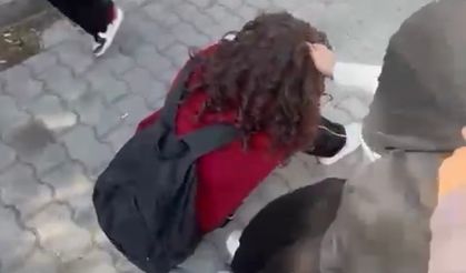 Küçücük çocuklar okul çıkışında kavga etti!