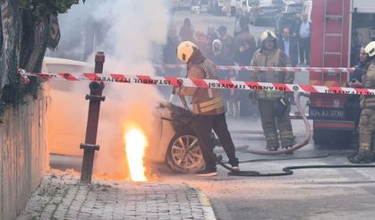Otomobil alev alev yandı