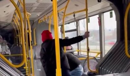 Otobüsün içinde tekme tokat böyle darp etti