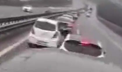 Sakarya otobüslerinin karıştığı zincirleme kazada 8 yaralı