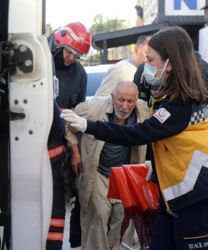 Engelli aileyi faciadan komşuları kurtardı