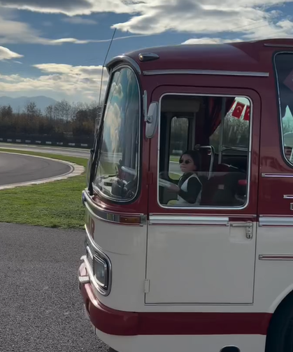 Zayn Sofuoğlu bu kez de otobüs koltuğunda