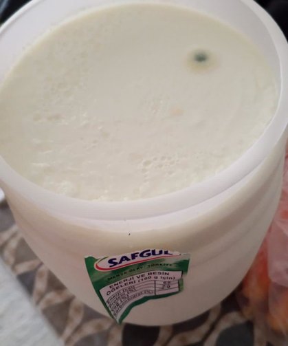 Son kullanma tarihi geçmemiş yoğurtta küf mağduriyeti