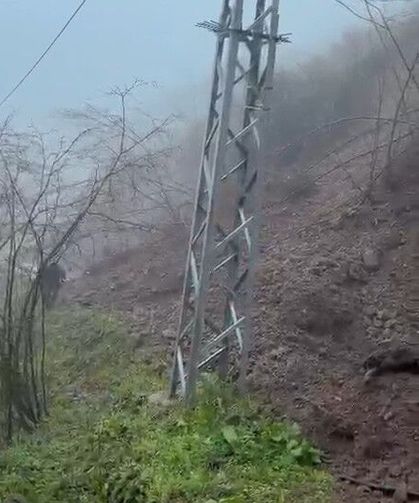 Akyazı'da heyelan meydana geldi!