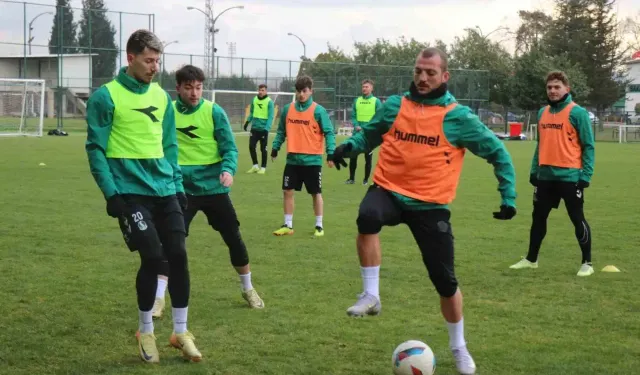 Sakaryaspor, Ümraniyespor deplasmanında üç puan peşinde