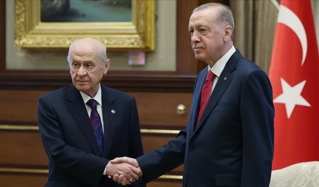 Bahçeli'den Cumhurbaşkanı Erdoğan'a tebrik telefonu