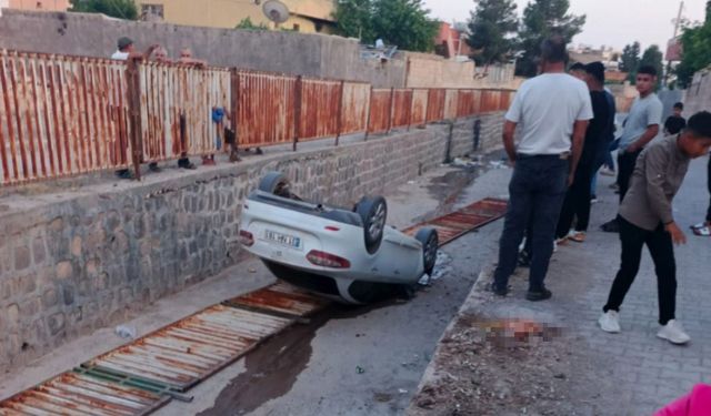 Çocukların el frenini indirdiği araç tahliye kanalına uçtu!