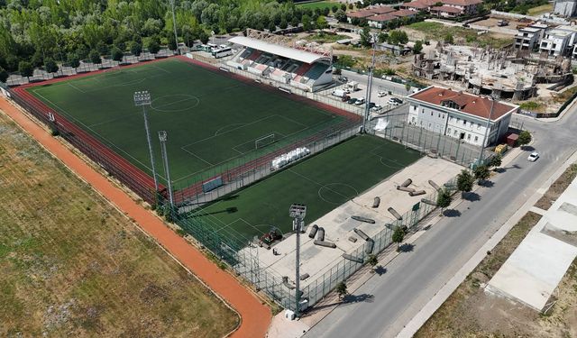 En büyük futbol tesisi restore ediliyor!