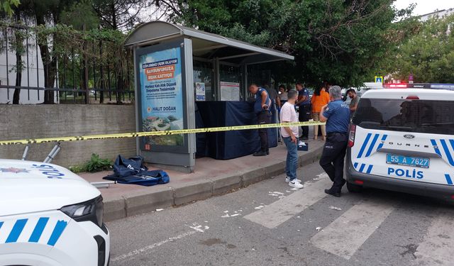 Otobüs durağında ölü bulundu!