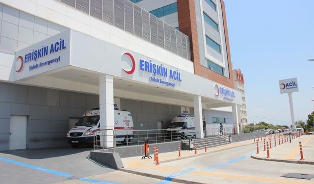 Kar maskeli şahıs çocuğu başından bıçakladı!
