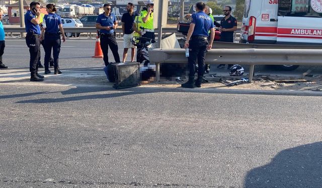 Bariyerlere çarpan motorlu yaşamını yitirdi!