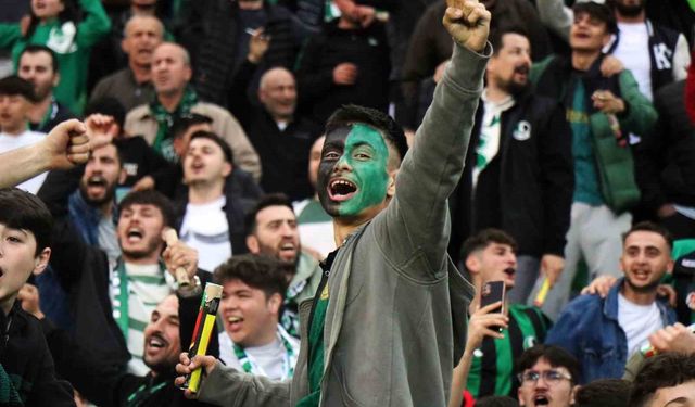 Sakaryaspor'dan taraftara jest!