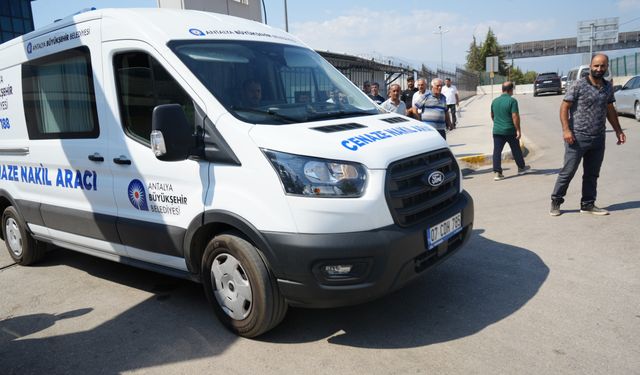 Eski eşini öldürüp ailesine haber verdi!