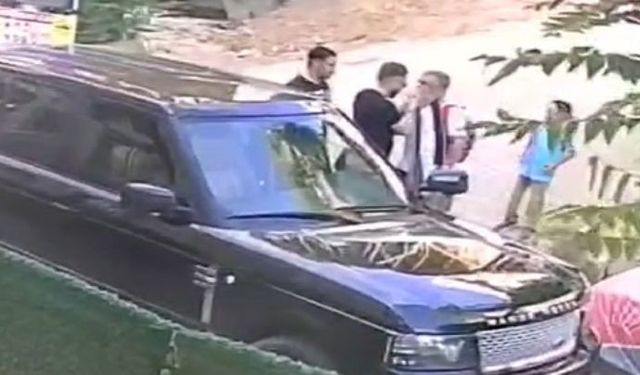 Hızlı aracı uyaran baba çocuklarının yanında darp edildi!