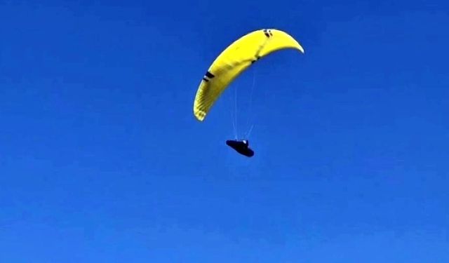 Paraşütle Sakarya'dan havalandı Eskişehir'e ulaştı!