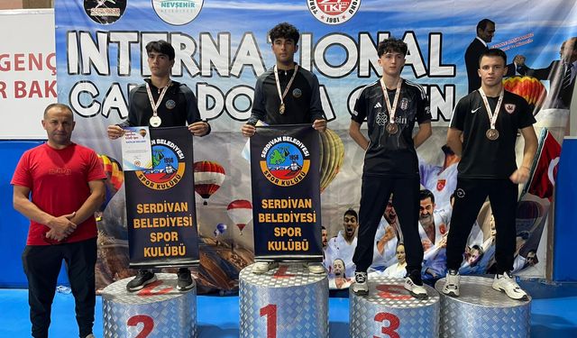 Serdivanlı karatecilerden gurur tablosu