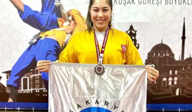 Büyükşehir sporcuları madalyaları topladı